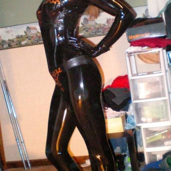 Contact met latexxie, 30 jarige Vrouw uit Noord-Brabant