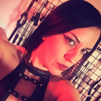 Contact met LindaLeerLatex, 38 jarige Vrouw uit Noord-Brabant