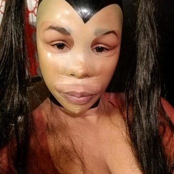 BDSM dating met NoPainNoGain