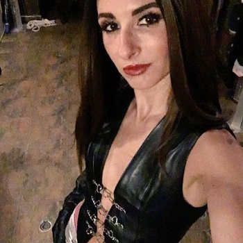 Contact met LatexLathithia, 31 jarige Vrouw uit Noord-Brabant