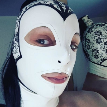BDSM dating met RubberDoll